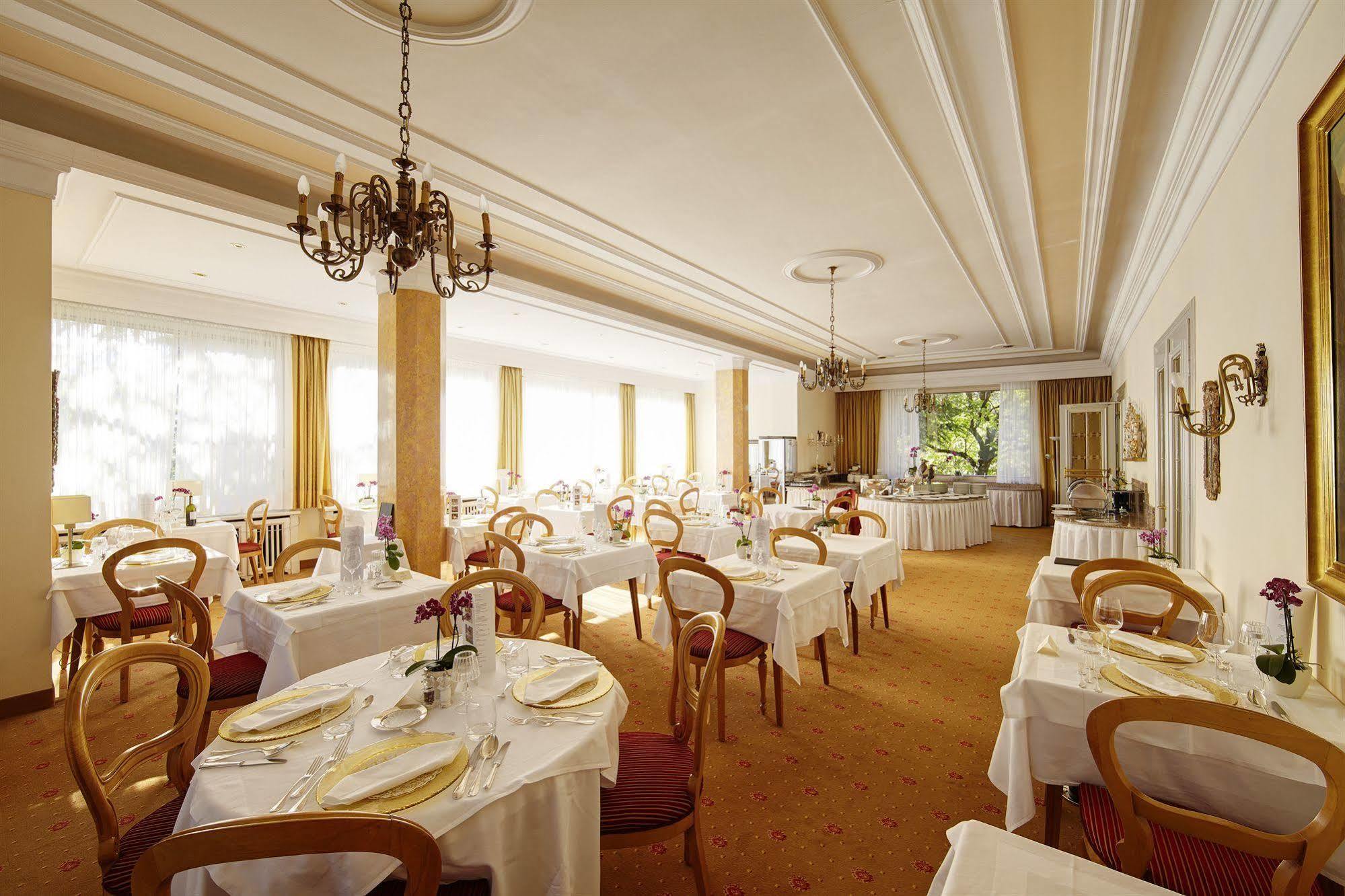 Hotel Adria Merano Esterno foto