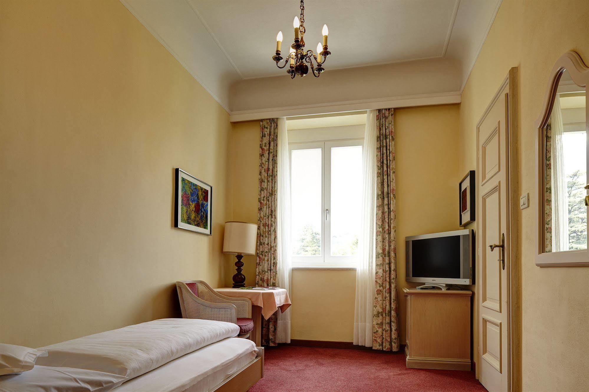 Hotel Adria Merano Esterno foto