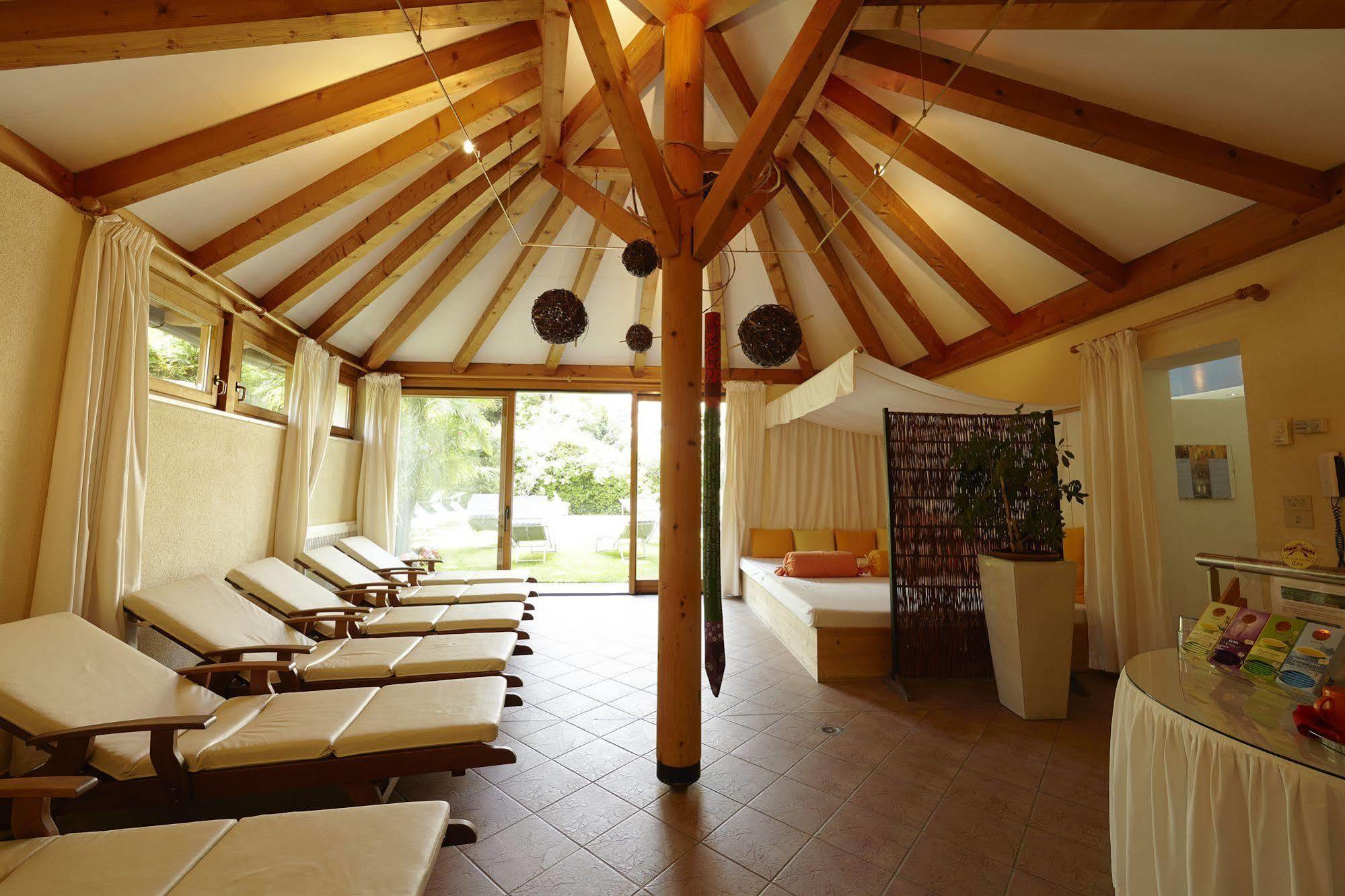 Hotel Adria Merano Esterno foto